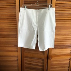 J.McLaughlin Short white lightly worn in good condition